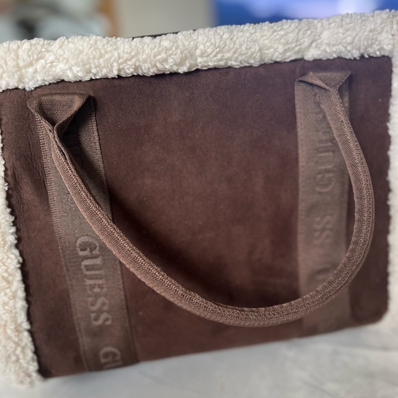 Guess Biscoe Tote Bag in Suede and Sheepskin - Picture 4 of 9